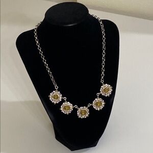 Banana republic women’s statement necklace